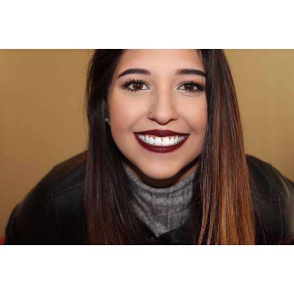 Meet your Posher, Vanessa - Picture 1 of 1